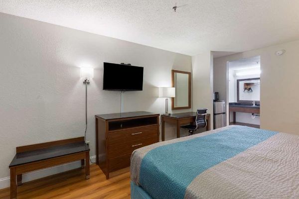 COUNTRY HEARTH INN AND SUITES (Leesburg)